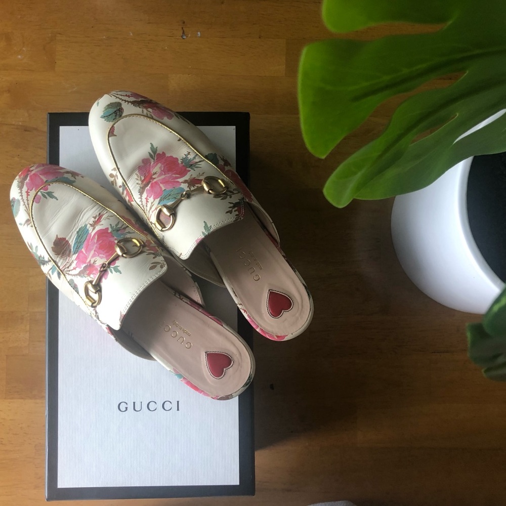 Gucci flats
